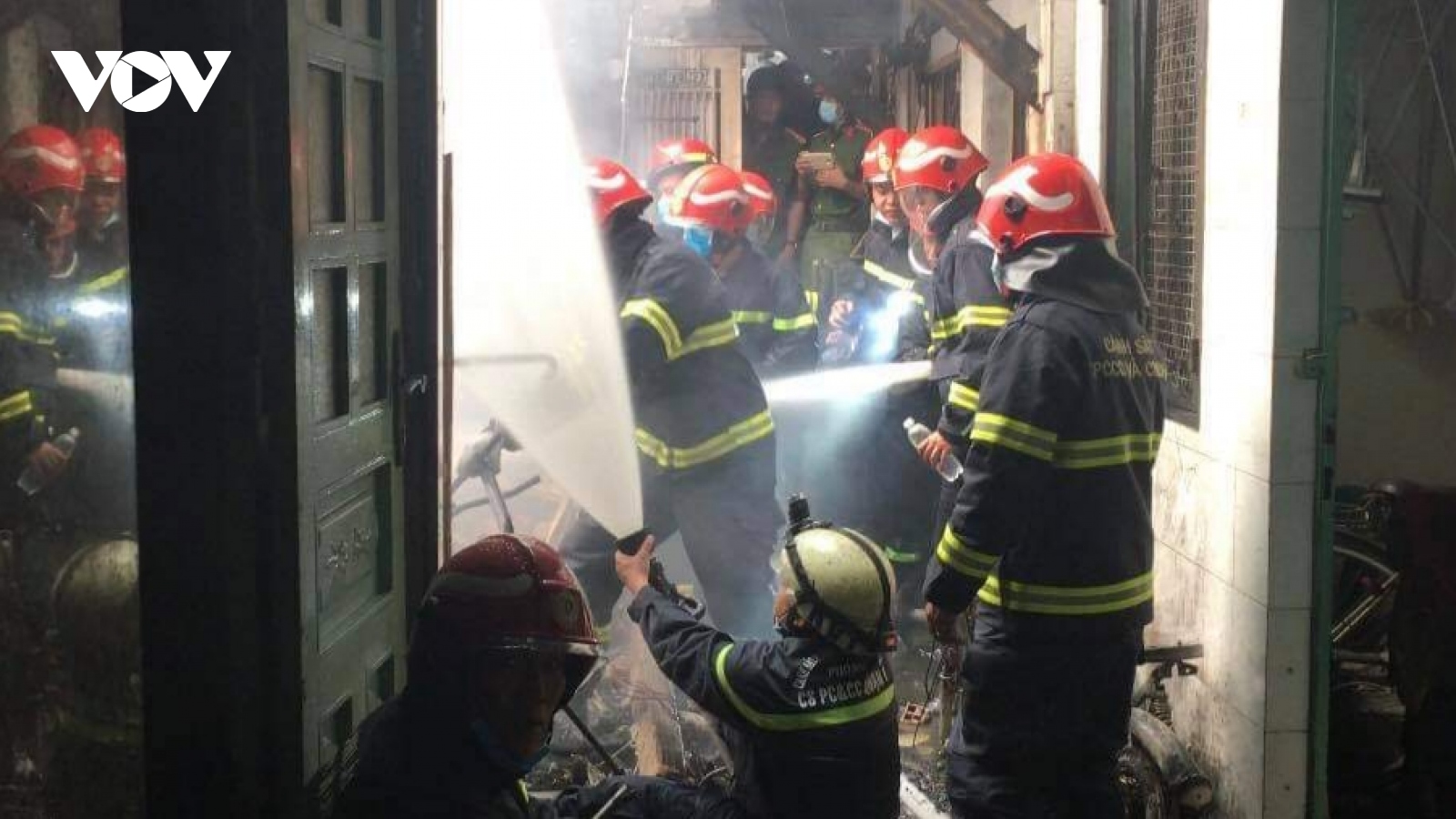 Hoả hoạn thiêu rụi một căn nhà, 4 căn khác bị hư hỏng