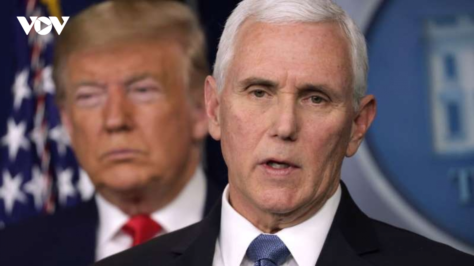 Phó Tổng thống Mỹ “cùng hội” nhưng không "cùng thuyền" với ông Trump
