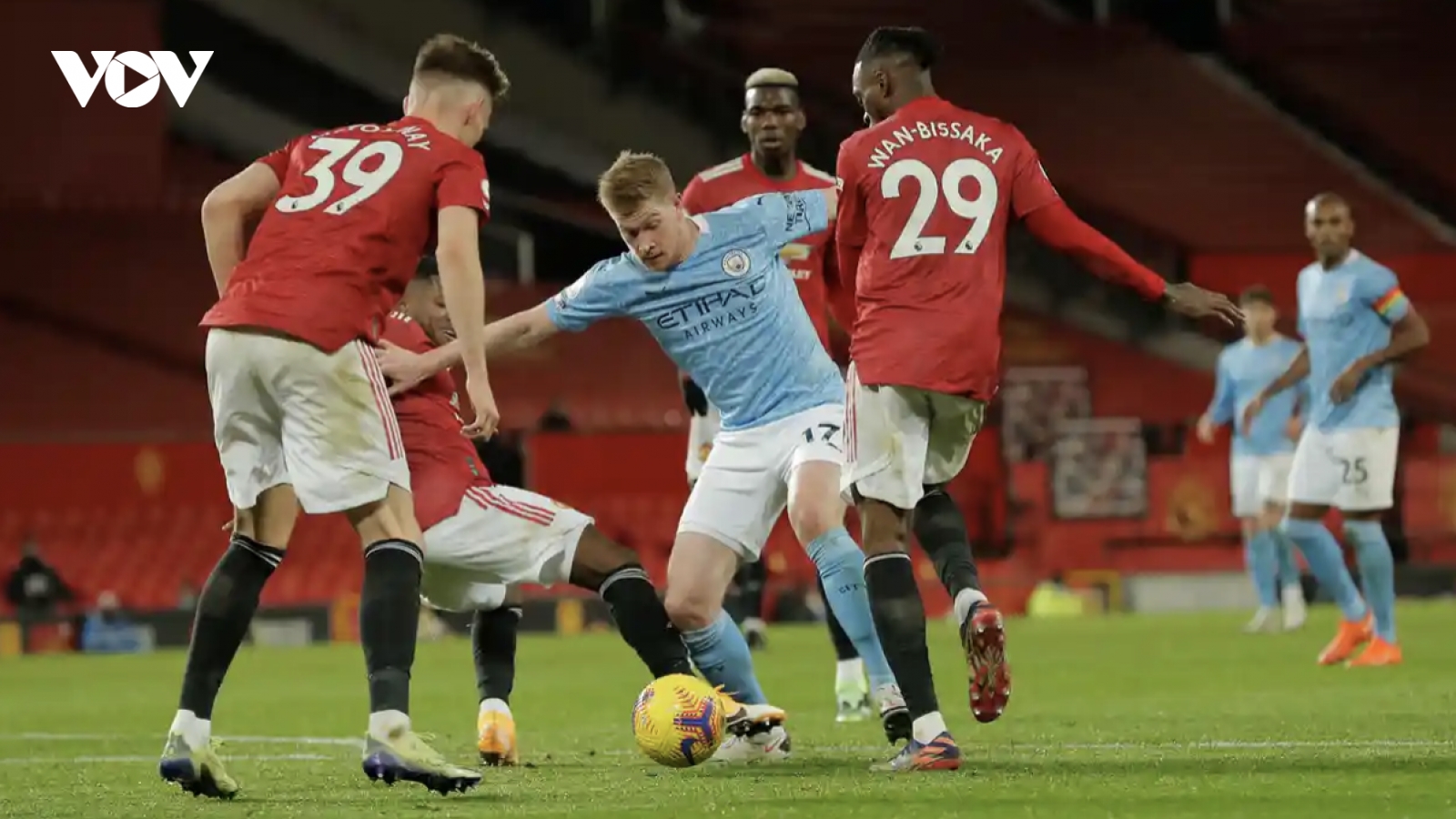 VAR từ chối phạt đền, MU hòa nhạt nhẽo trước Man City tại Old Trafford