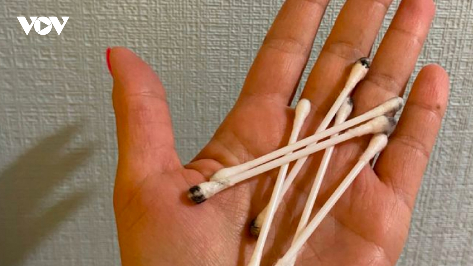 Những đồ vật cần phải dọn bỏ khỏi túi xách của bạn!