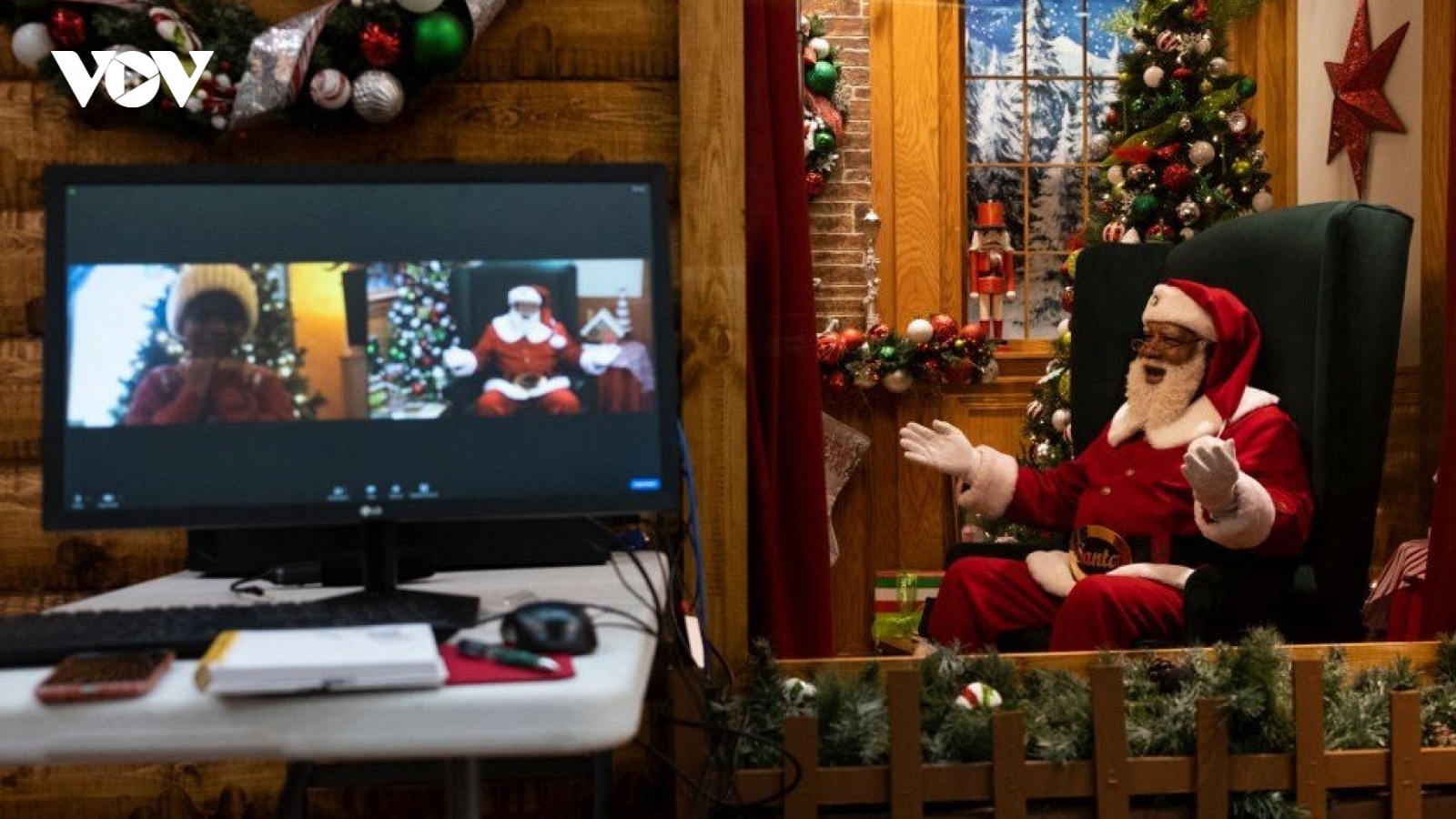 Giáng sinh thời Covid: Ông già Noel trực tuyến, bữa tối qua Zoom