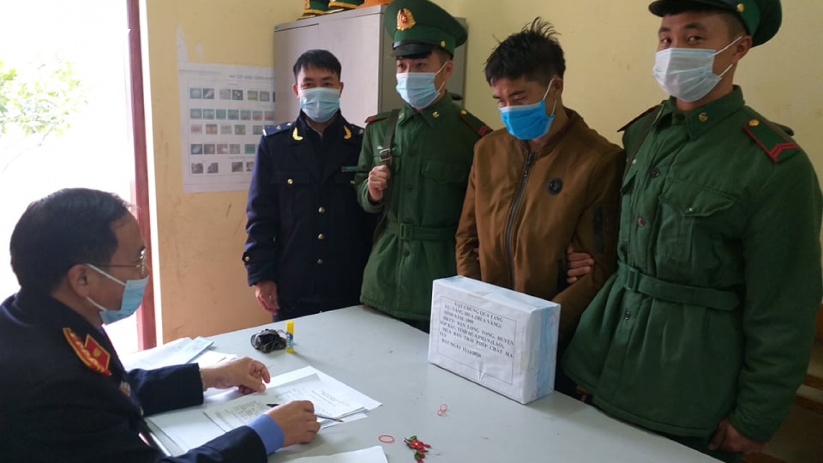 Lợi dụng trời sương mù để vượt biên mang ma túy vào Việt Nam