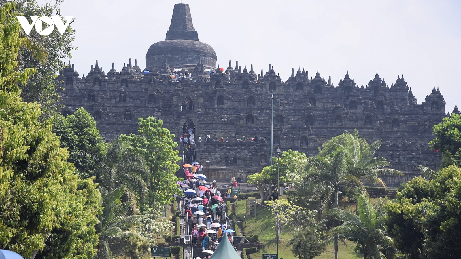 Indonesia thu hẹp chính sách miễn thị thực cho khách du lịch nước ngoài