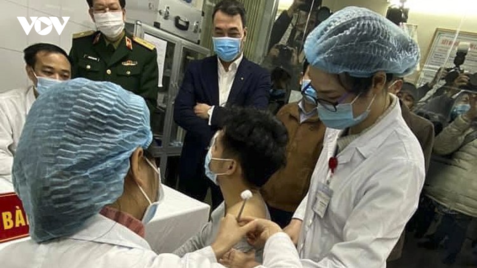 Sức khỏe của 3 tình nguyện viên tiêm thử vaccine Nanocovax ổn định