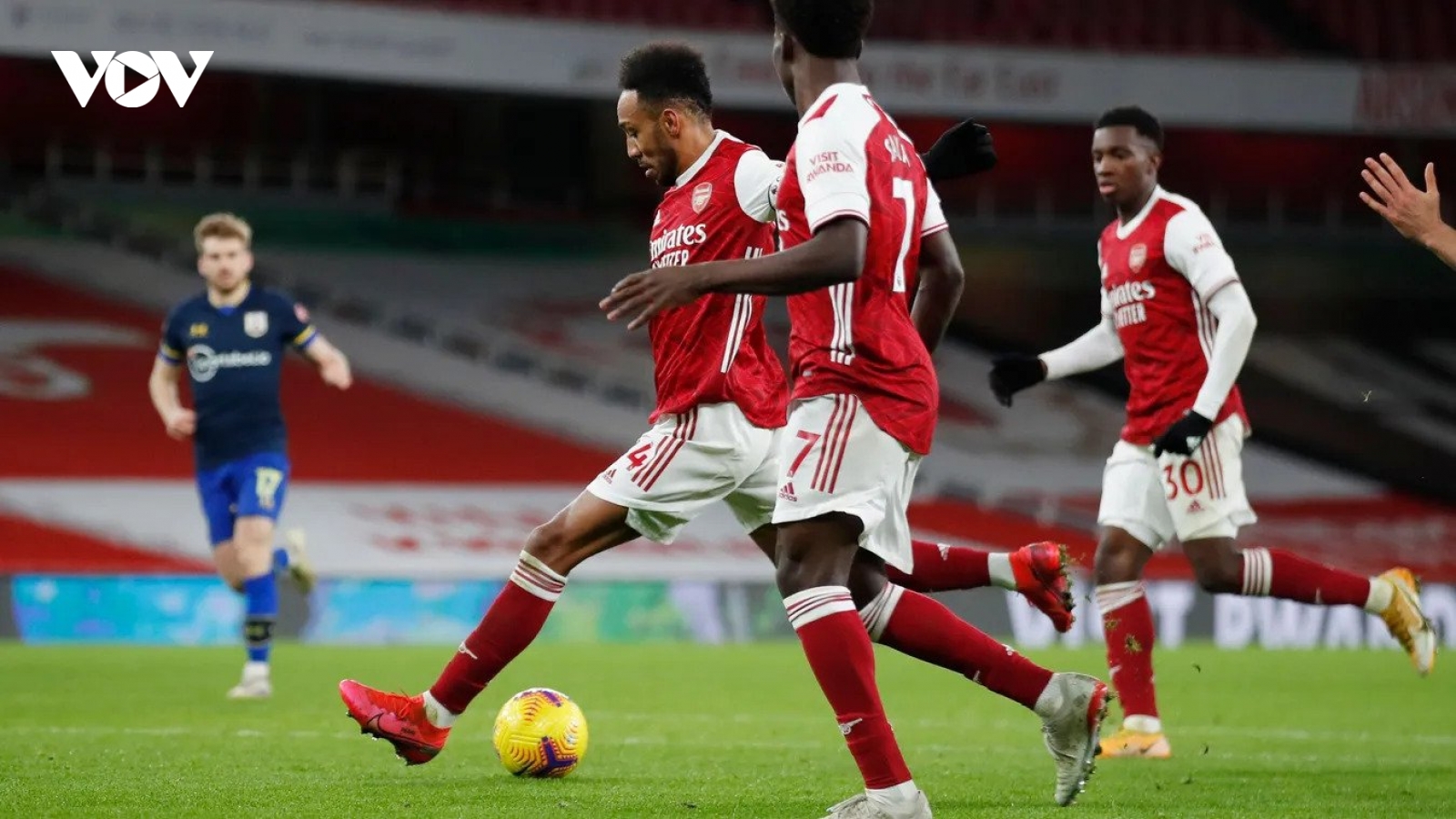 Aubameyang giải cơn khát bàn thắng, Arsenal vẫn không có 3 điểm