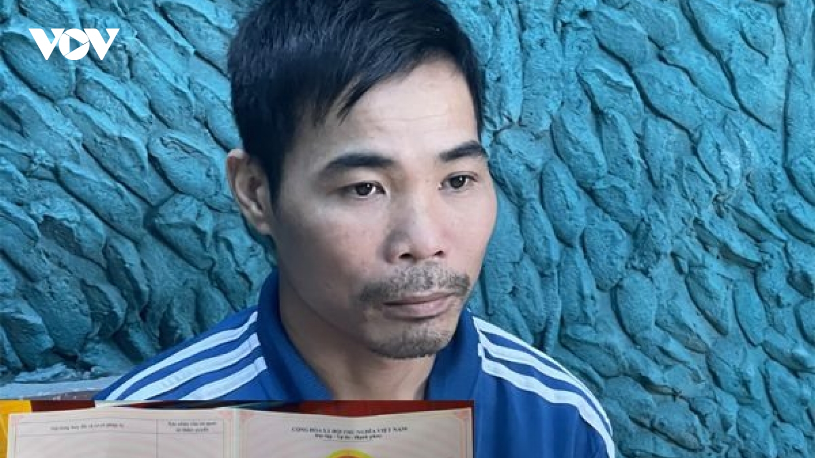 Bắt đối tượng đặt mua sổ đỏ giả để lừa bán bất động sản