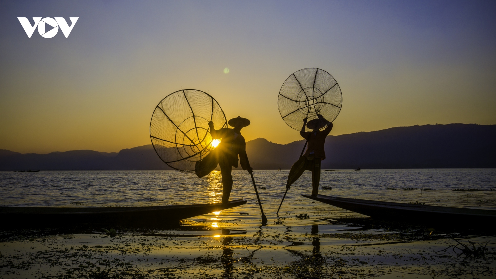 Ngắm nhìn những vũ công trên hồ Inle - Myanmar
