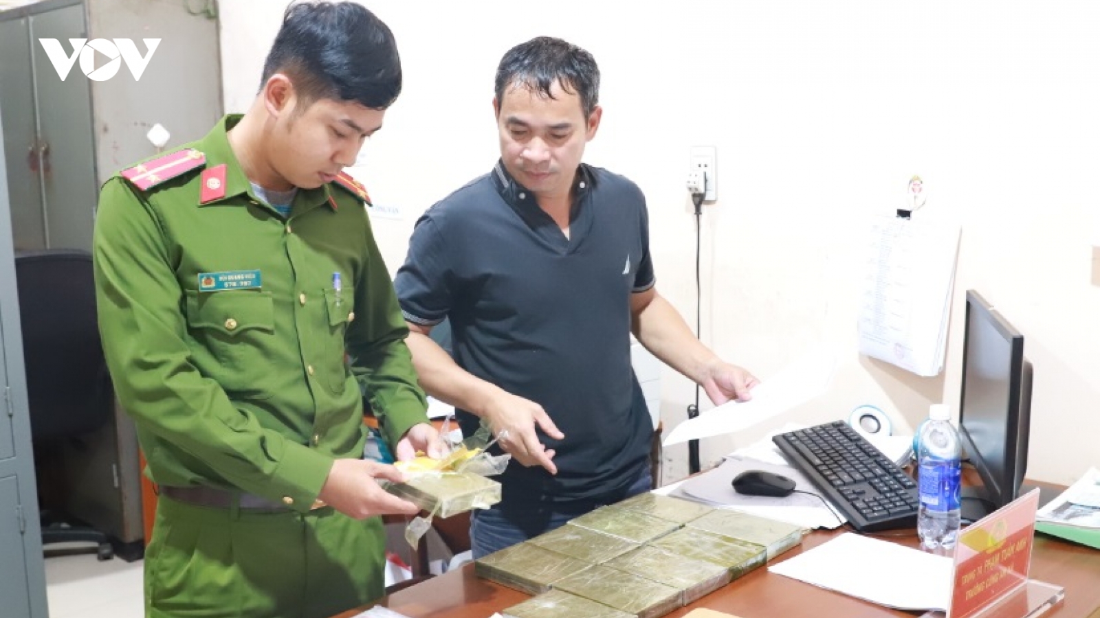 Triệt phá 1 vụ ma túy lớn, thu giữ 10 bánh heroin tại Đắk Nông
