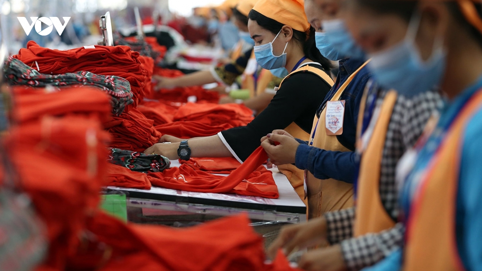 Campuchia gia hạn chương trình trợ cấp người lao động và các ngành kinh tế