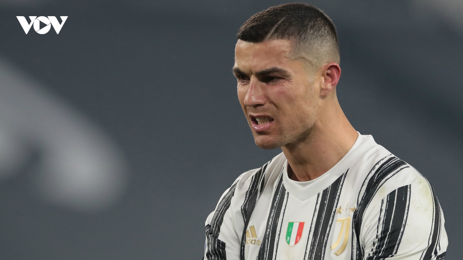 Ronaldo bất lực, Juventus "thảm bại" trước Fiorentina