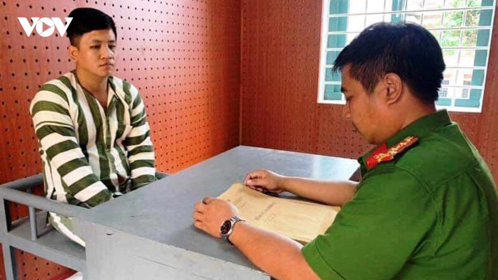 Khởi tố, bắt tạm giam đối tượng đánh nữ sinh sau va chạm giao thông ở Bình Dương