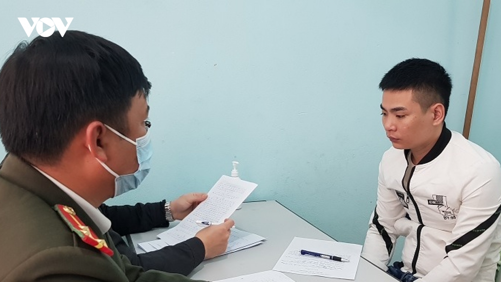 Bắt đối tượng truy nã qua rà soát người xuất cảnh trái phép do Trung Quốc trao trả