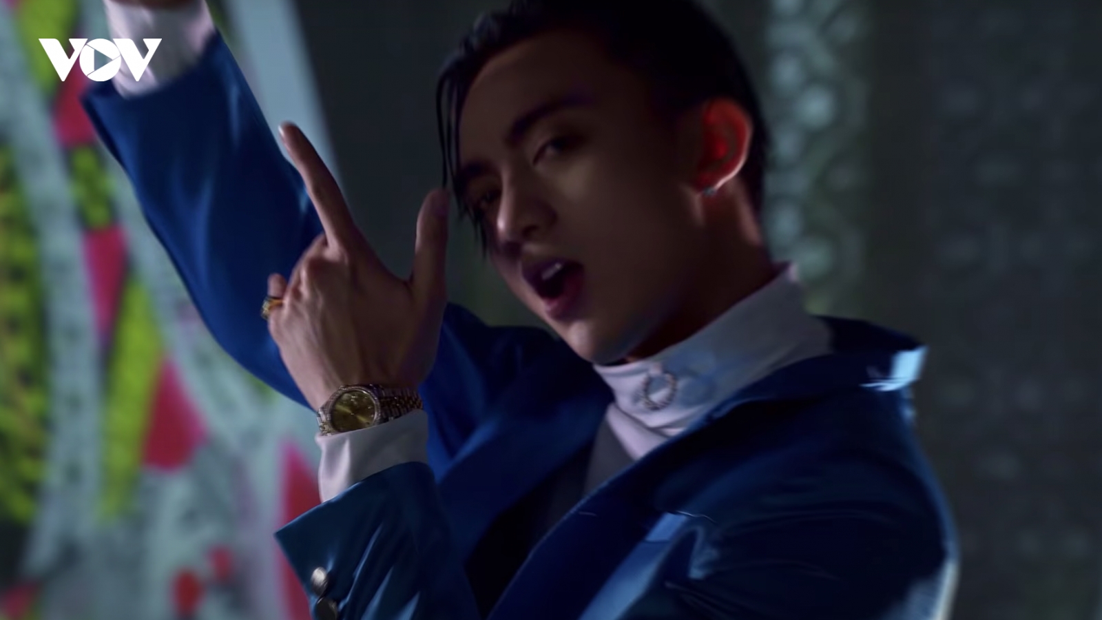 Bóc loạt đồ hiệu hơn 1 tỷ của Soobin trong MV "BlackJack"