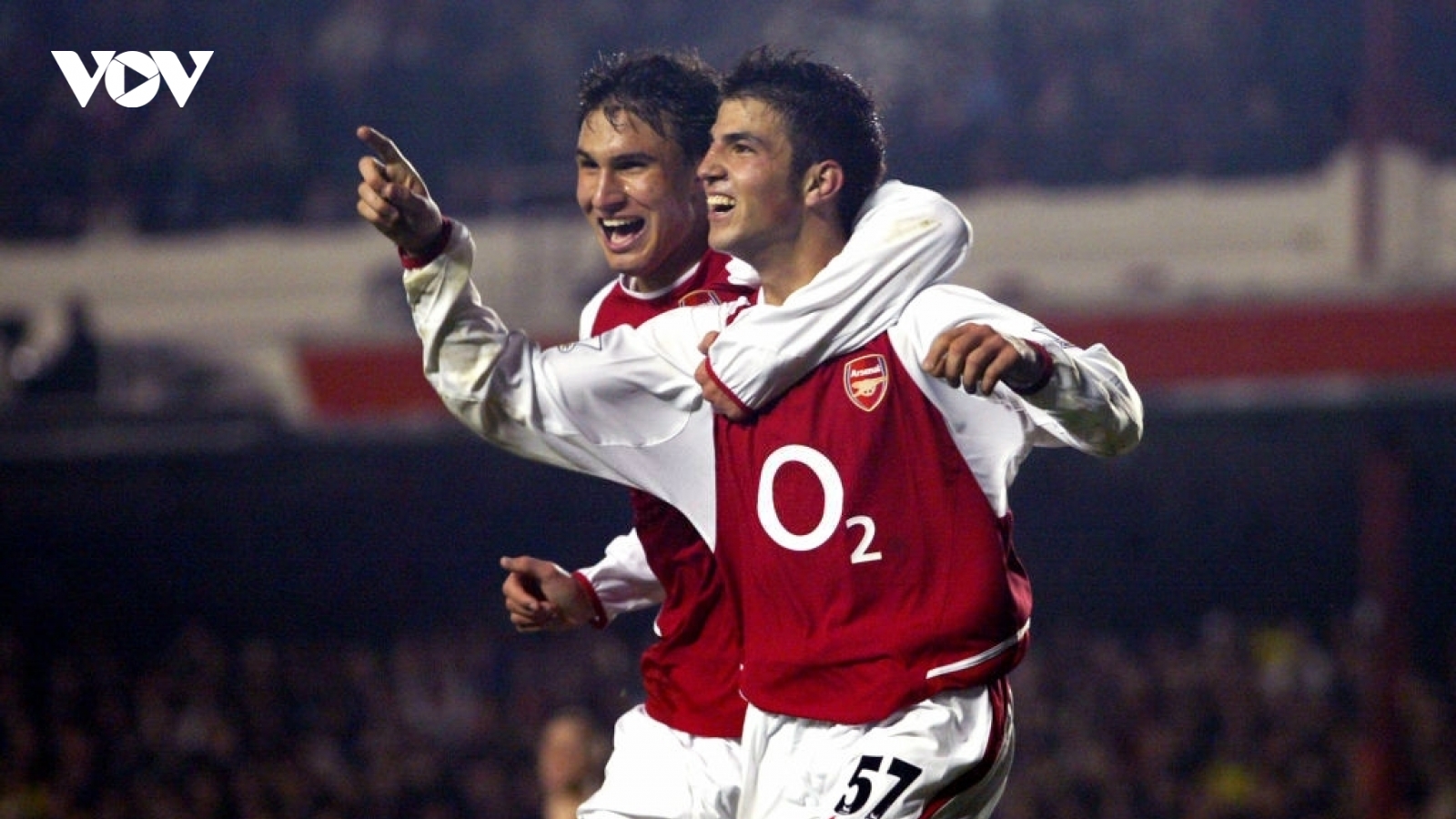 Ngày này năm xưa: Cesc Fabregas đi vào lịch sử Arsenal