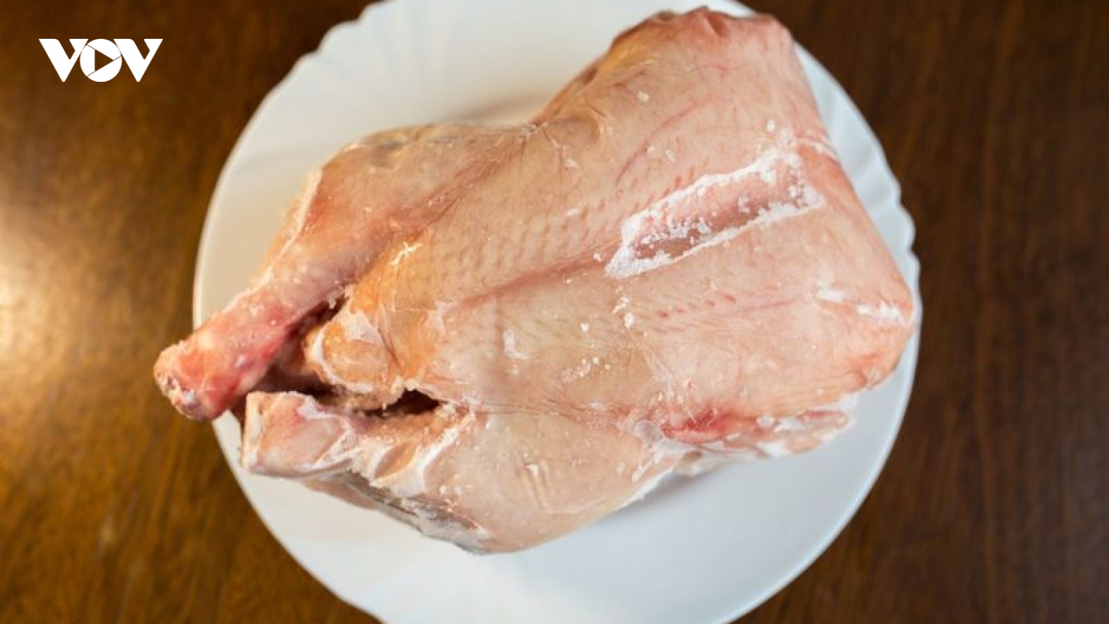 Mẹo rã đông thịt gà đơn giản và an toàn