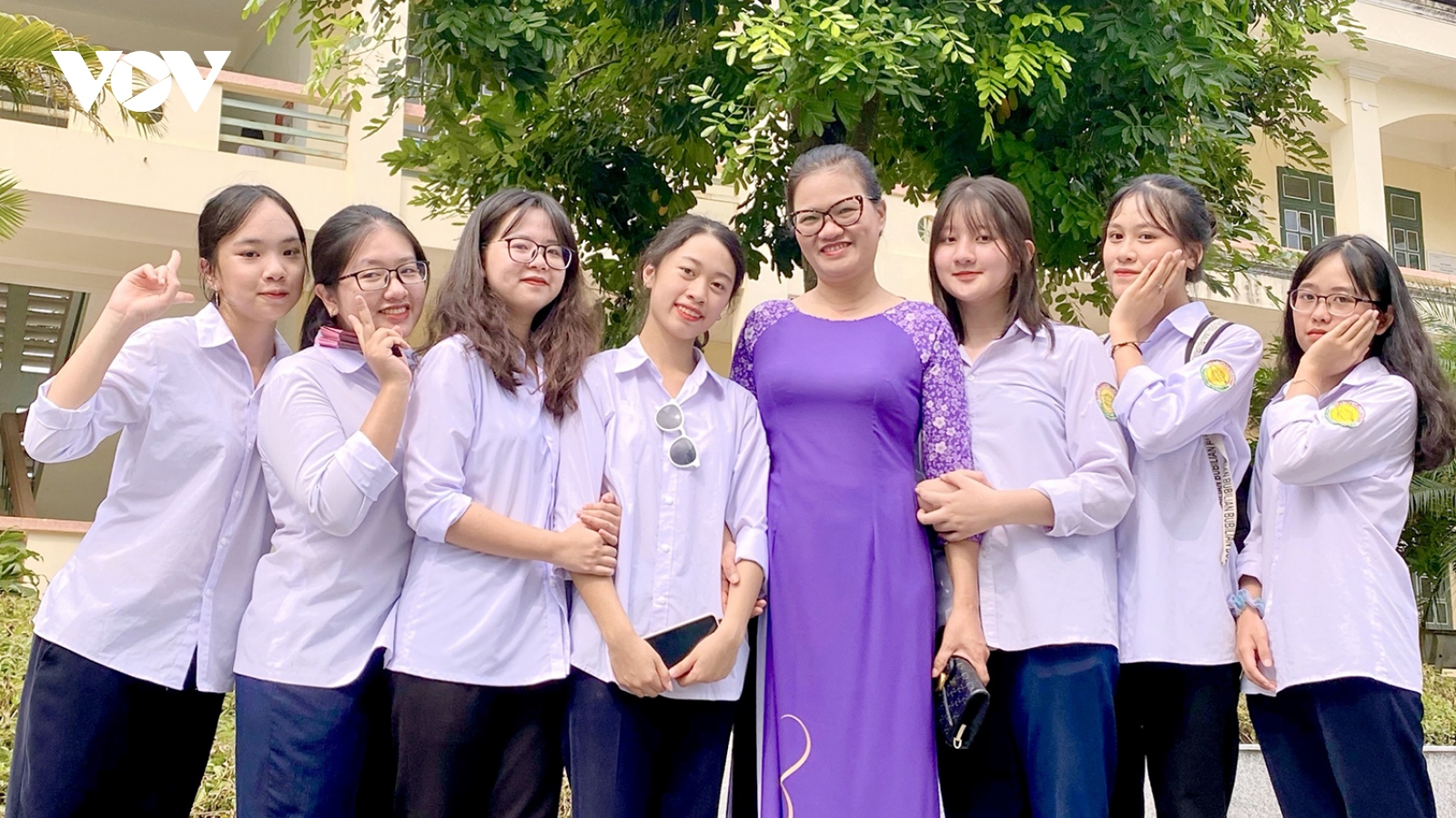 Cô giáo lan tỏa tình yêu văn học bằng cả trái tim