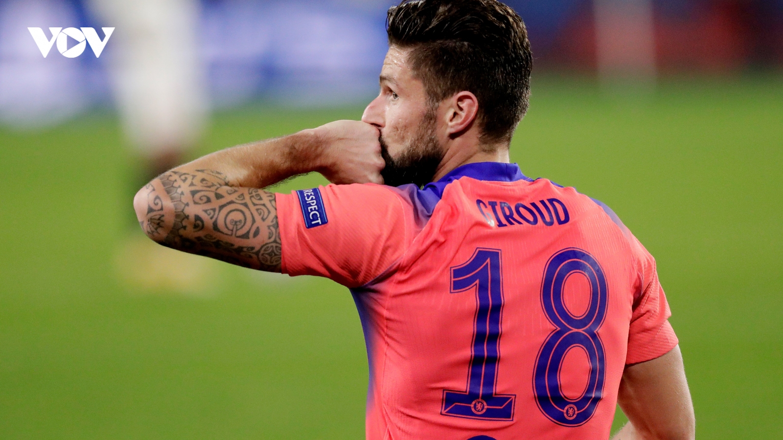 Giroud lập poker vào lưới Sevilla, Chelsea giành ngôi nhất bảng E