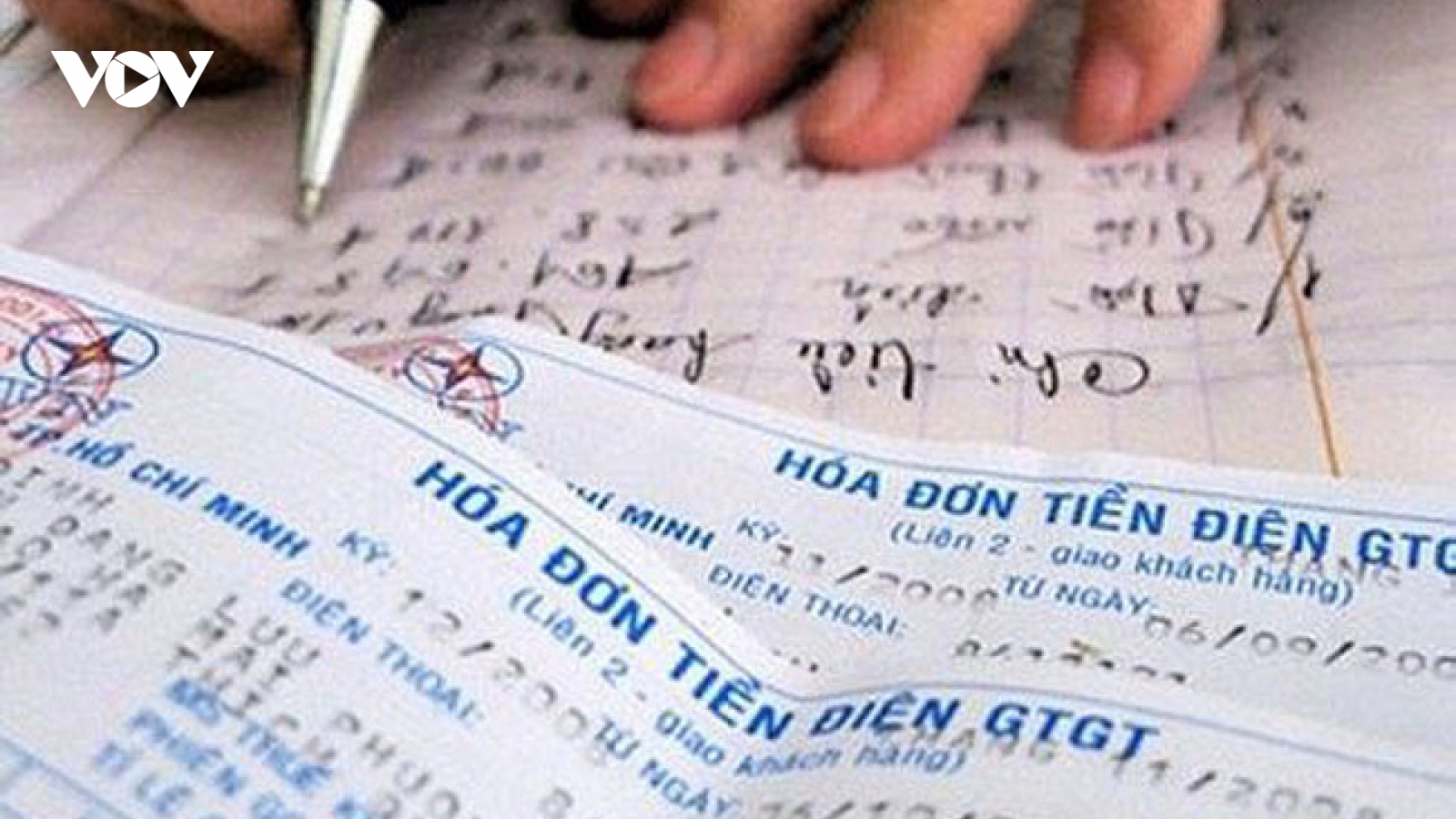 Chiêu trò lách luật, thu tiền điện giá cao của chủ nhà trọ ở Hà Nội