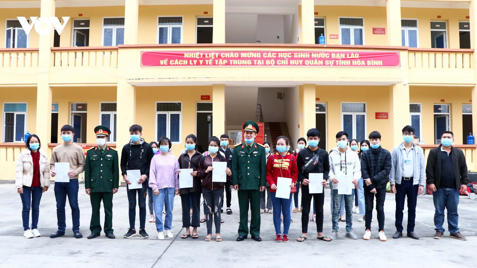 20 sinh viên Lào hoàn thành thời gian cách ly tại Hòa Bình
