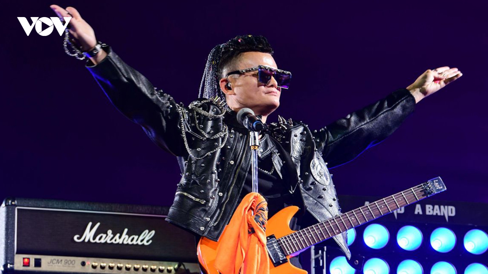 "Đế chế" trăm tỷ USD của Jack Ma chao đảo