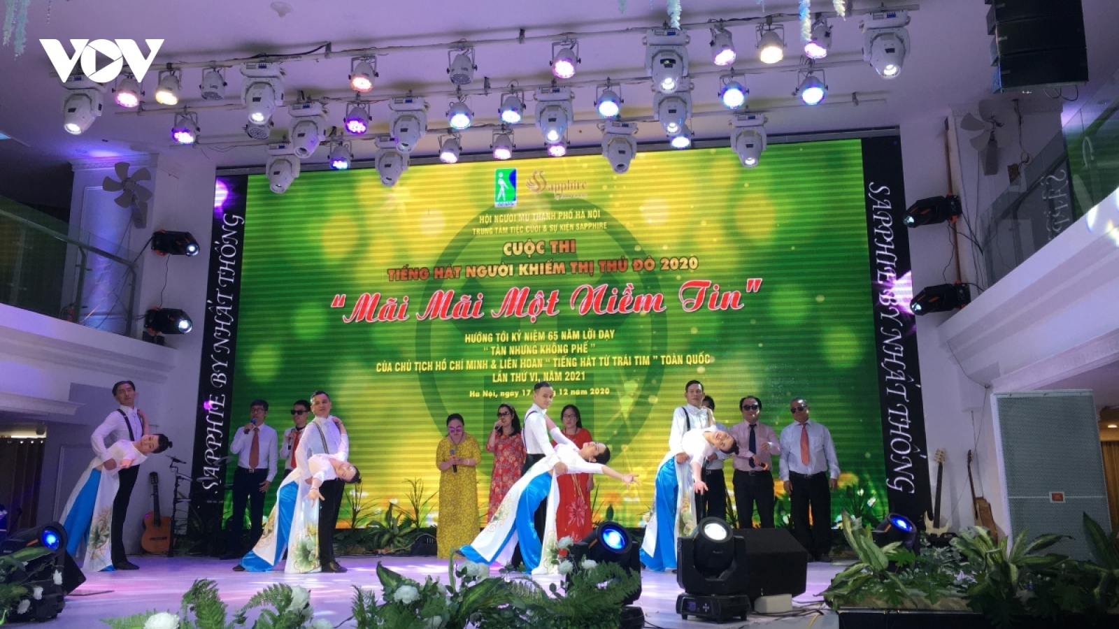 Lớp học khiêu vũ của những người khiếm thị