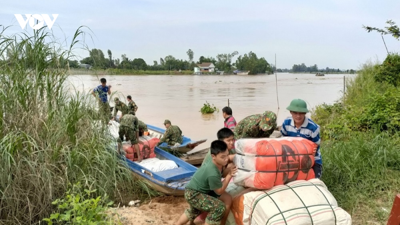 Mở đợt cao điểm chống buôn lậu, gian lận thương mại dịp Tết Nguyên đán Tân Sửu