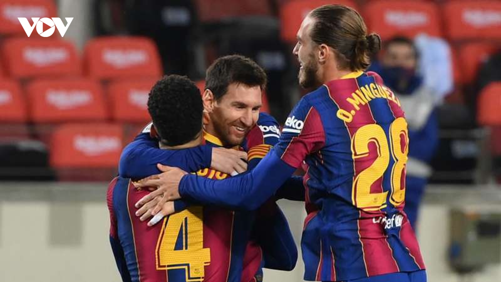 Bị Messi cân bằng kỷ lục khủng, Pele hết lời ca ngợi M10