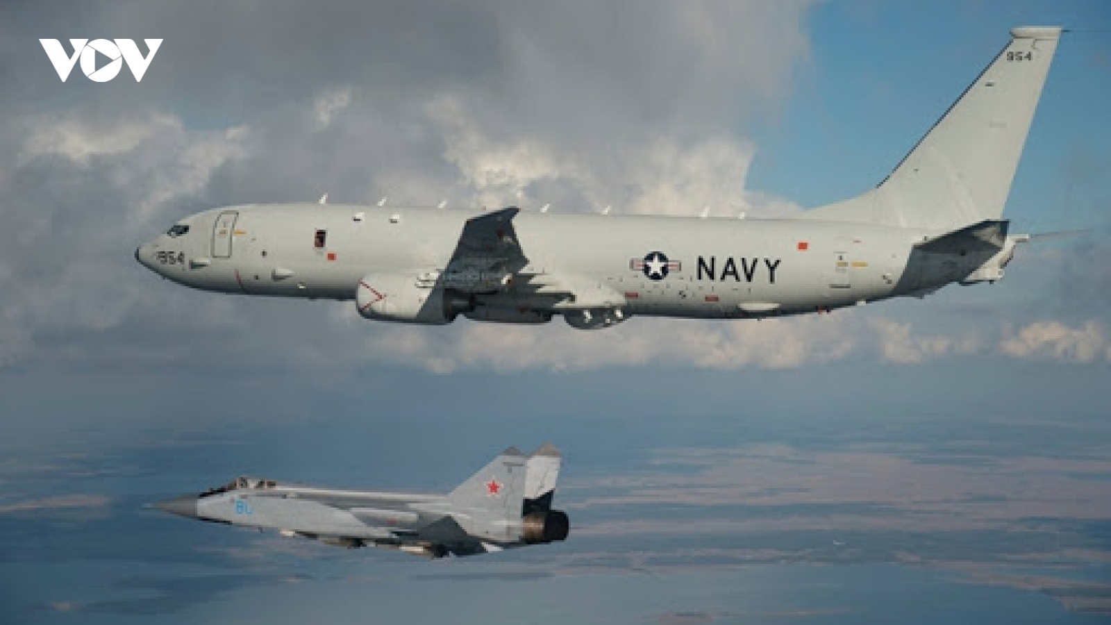 Tiêm kích MiG-31 của Nga chặn máy bay do thám Mỹ trên biển Bering