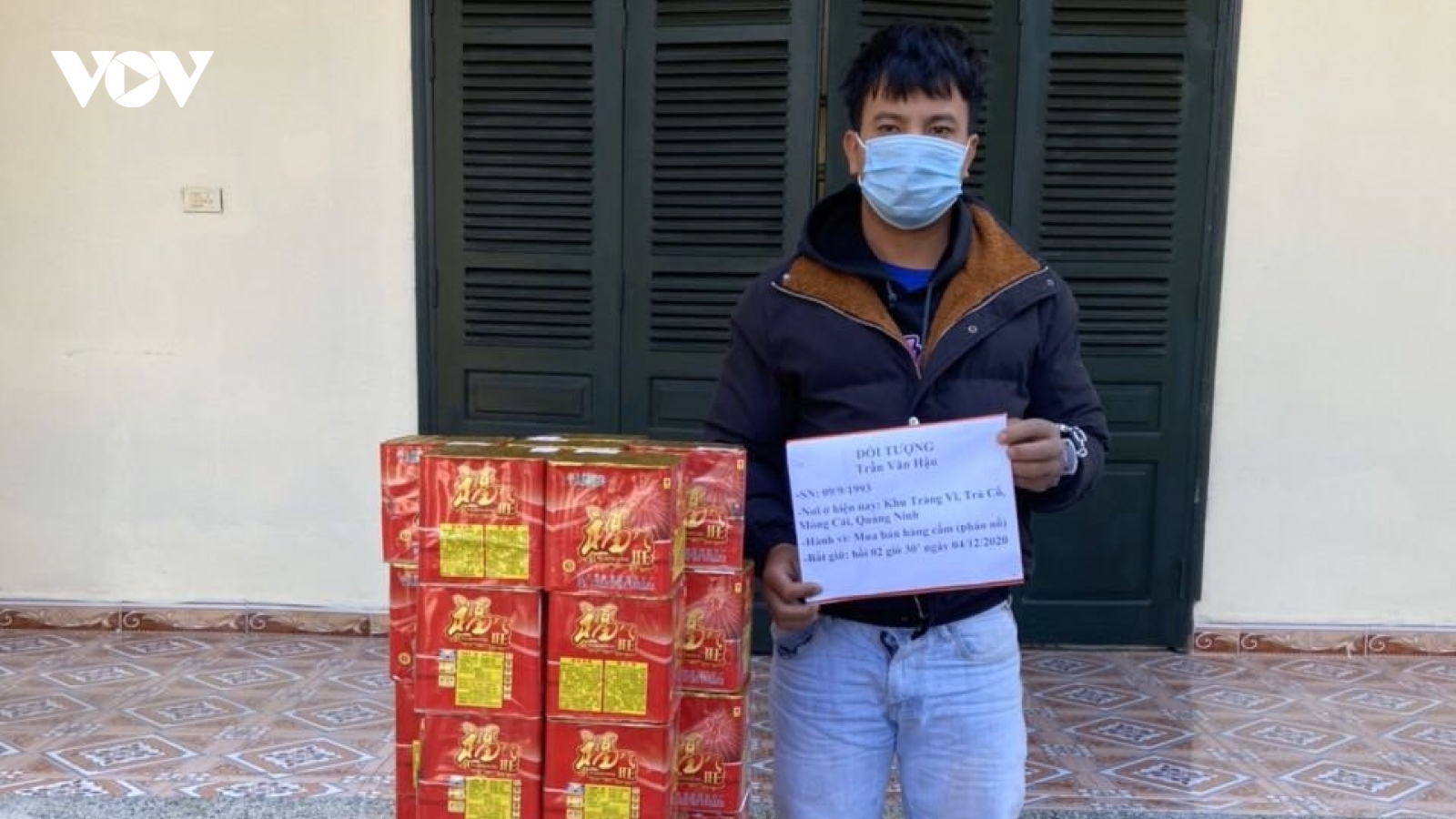 Quảng Ninh bắt đối tượng vận chuyển hơn 50kg pháo nổ