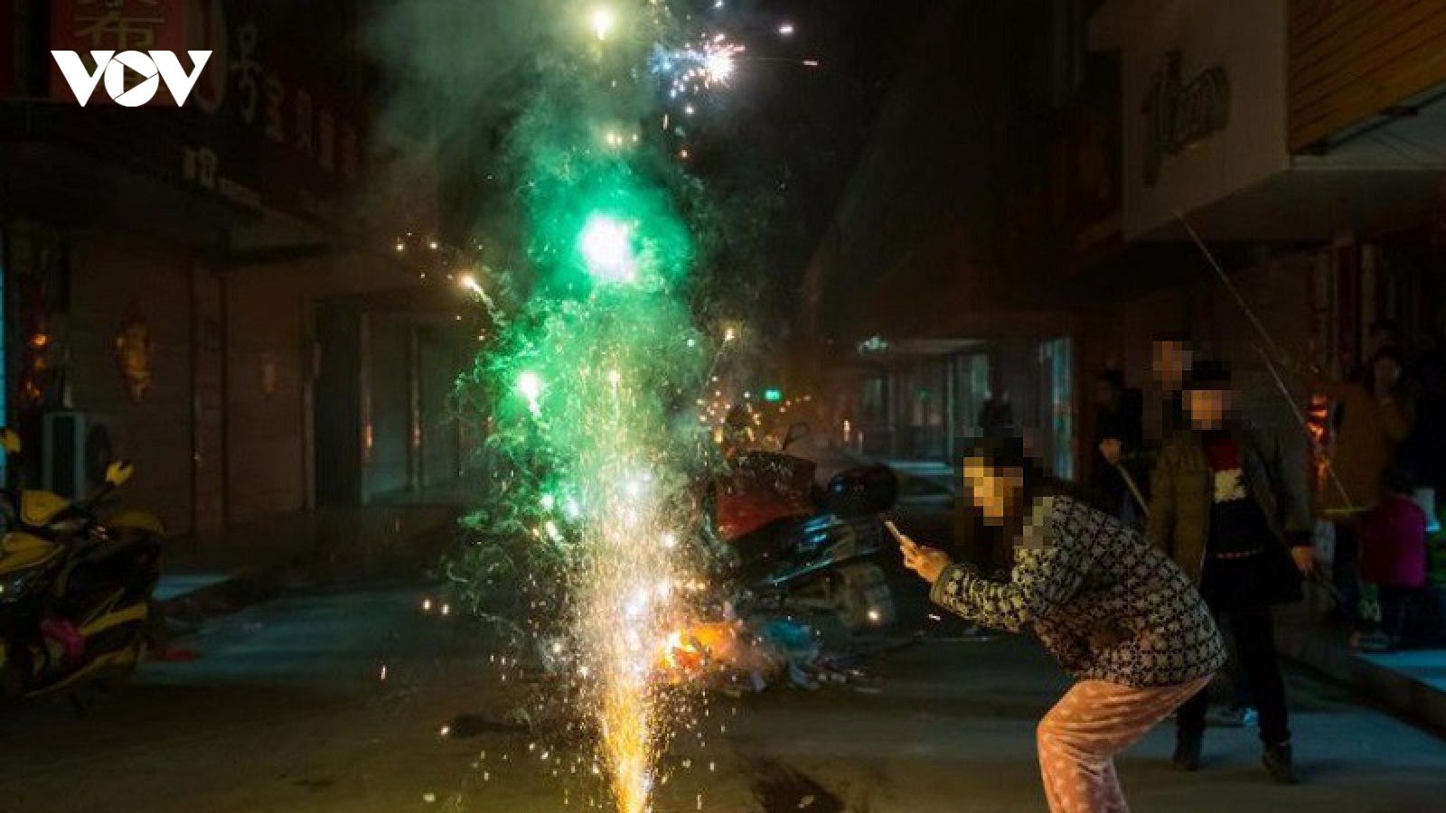 Cần phân biệt “pháo hoa” và “pháo hoa nổ” để tránh vi phạm pháp luật