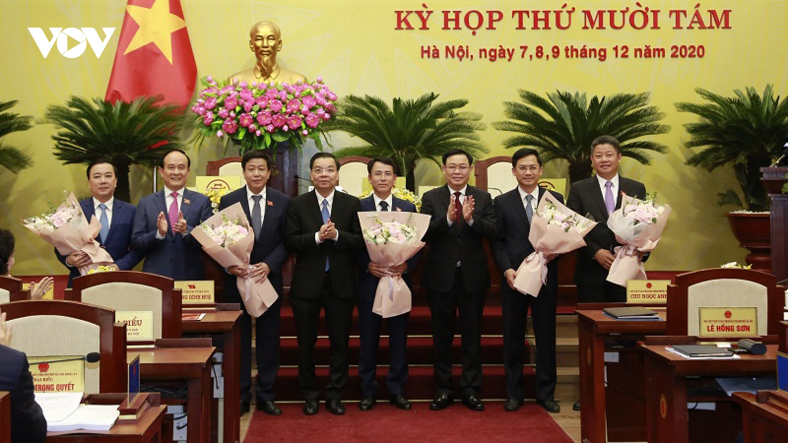Thủ tướng phê chuẩn 5 Phó Chủ tịch Hà Nội