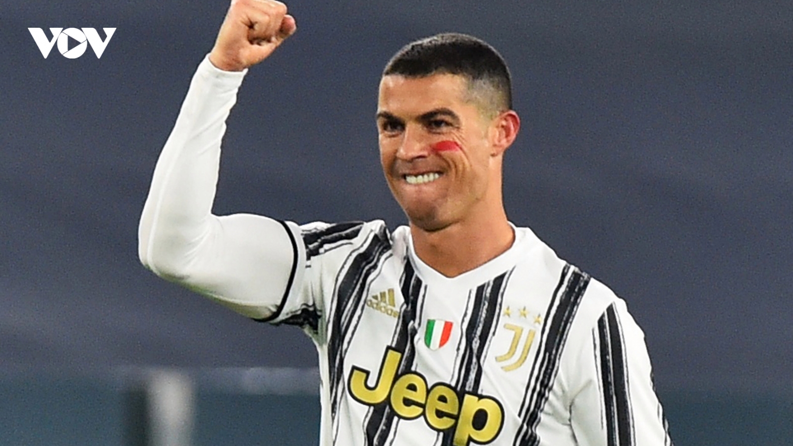 Cristiano Ronaldo giành giải Bàn chân vàng 2020