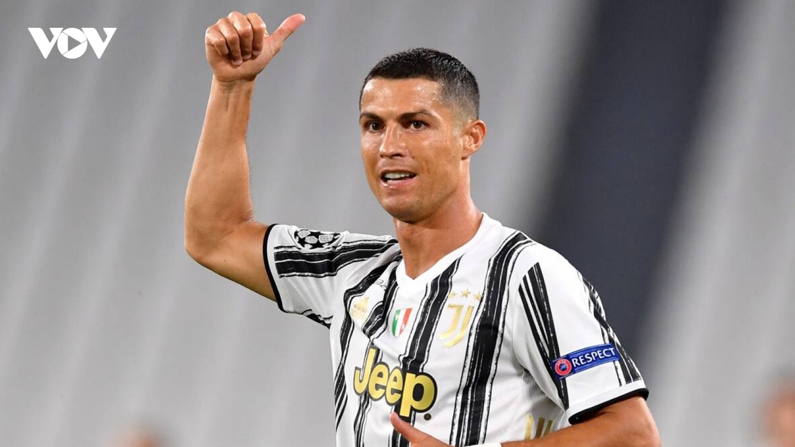 Cristiano Ronaldo liên tiếp nhận danh hiệu sau khi khỏi Covid-19