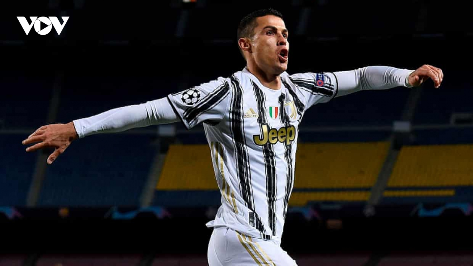 Cristiano Ronaldo che mờ Lionel Messi, Juventus soán ngôi Barca