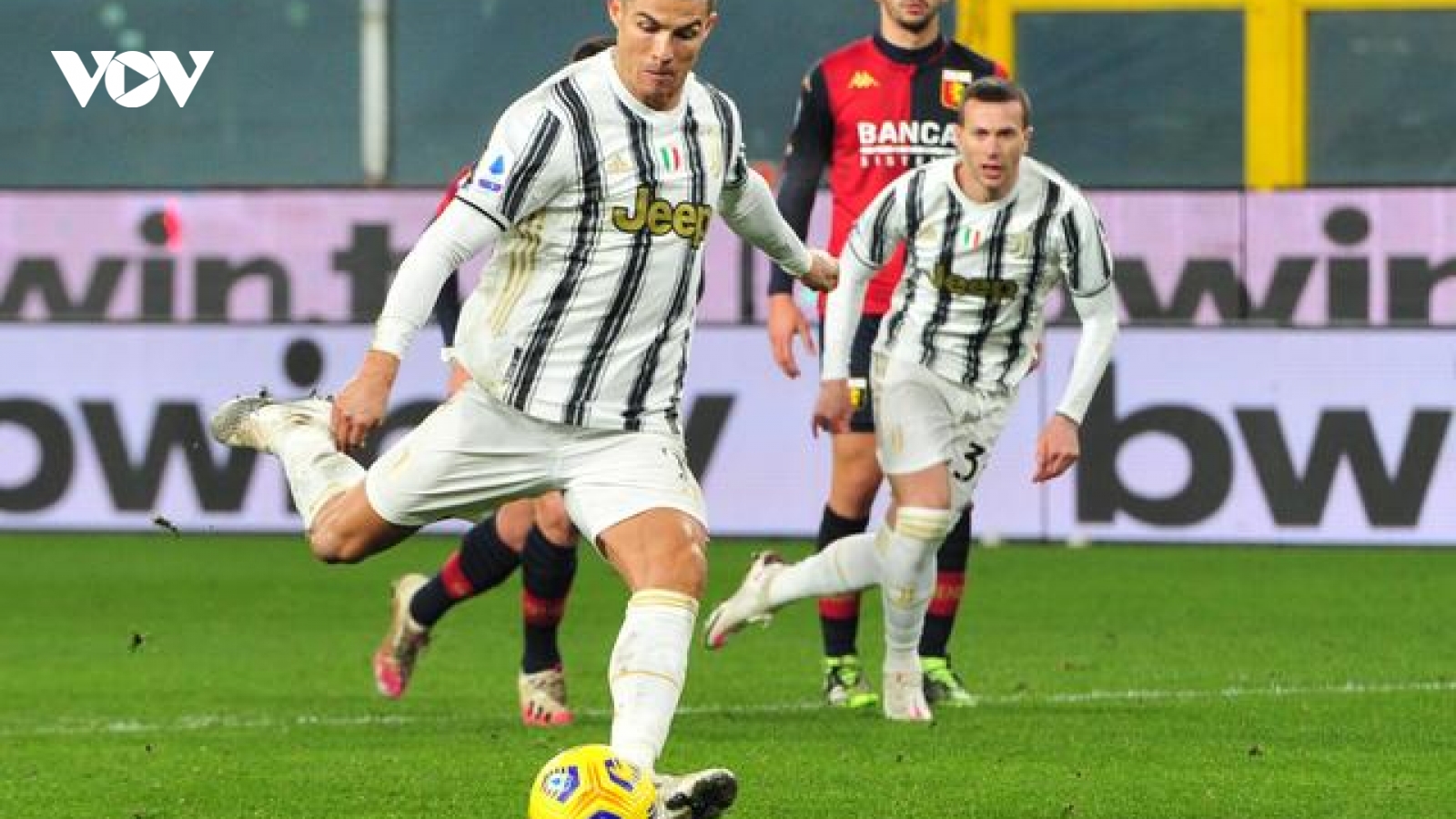 Cristiano Ronaldo làm nên chiến tích mang tầm vóc thế kỷ