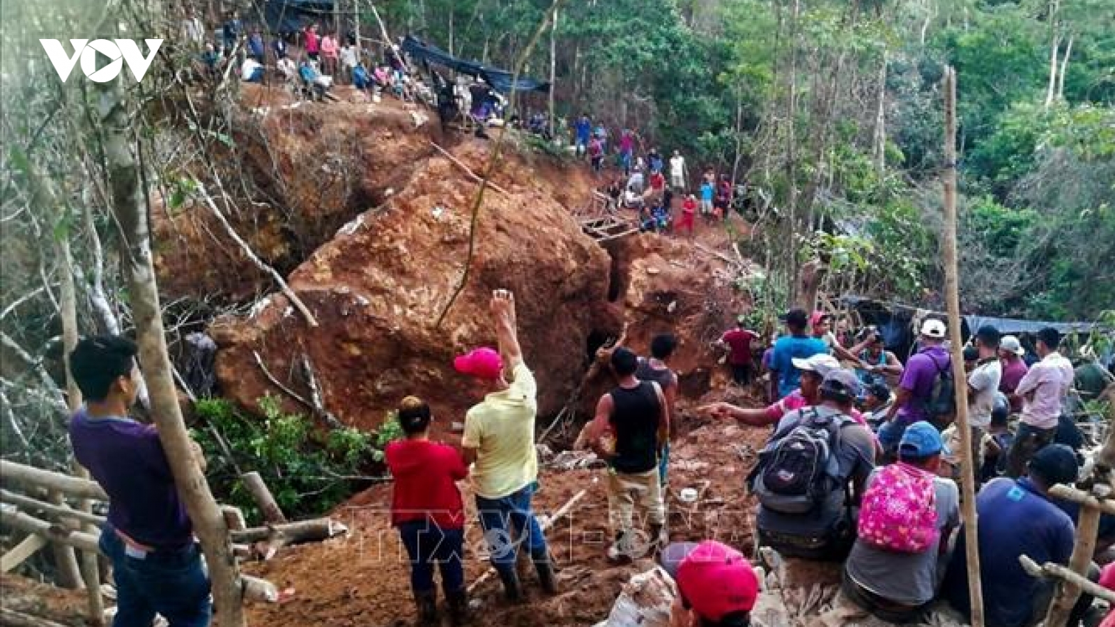 Nicaragua giải cứu các công nhân trong vụ sập mỏ