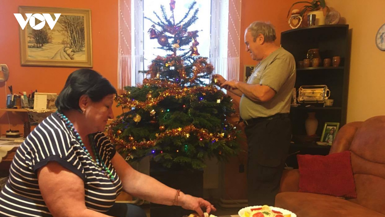 Người dân Séc đón một Giáng sinh “kỳ lạ” nhất trong lịch sử
