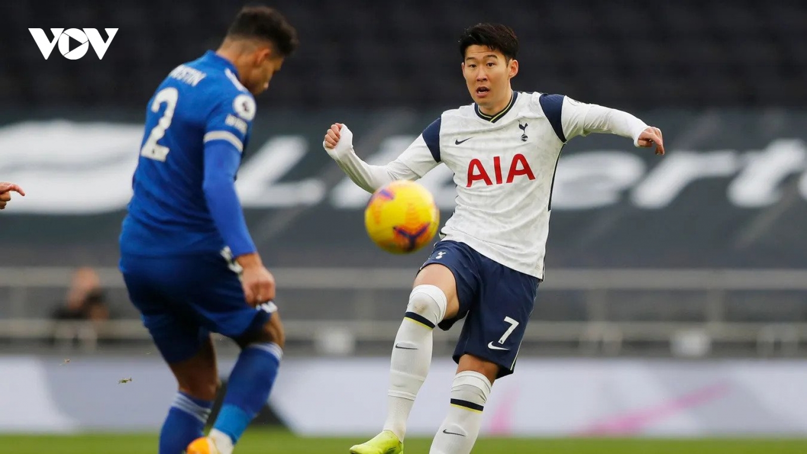 Son - Kane mờ nhạt, Tottenham "phơi áo" trước Leicester