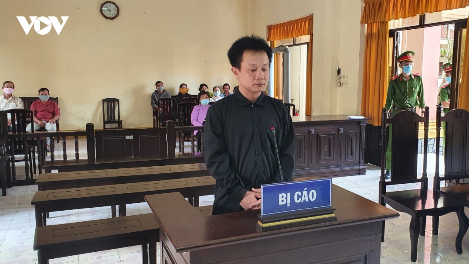 Lên mạng mua tiền giả, lĩnh án 5 năm tù