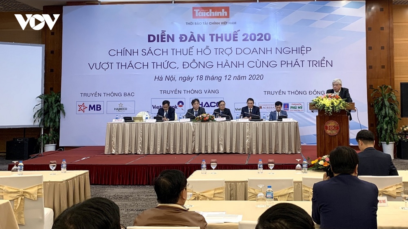 Đã gia hạn, miễn, giảm gần 100.000 tỷ đồng tiền thuế, phí