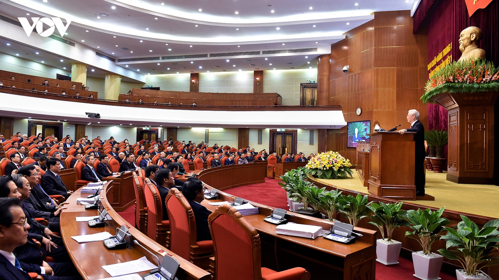 Chuẩn bị và tổ chức thành công Đại hội đại biểu toàn quốc lần thứ XIII của Đảng