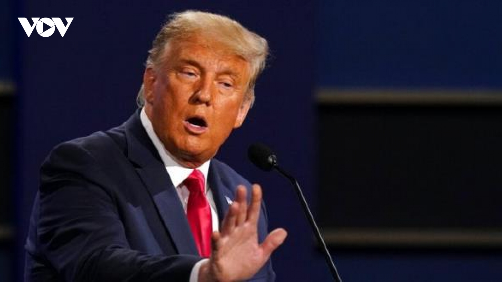 Rời Washington, ông Trump lấp lửng việc phủ quyết dự luật ngân sách