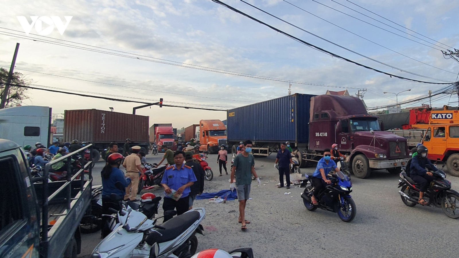 Truy tìm xe container trốn khỏi hiện trường sau khi gây tai nạn chết người