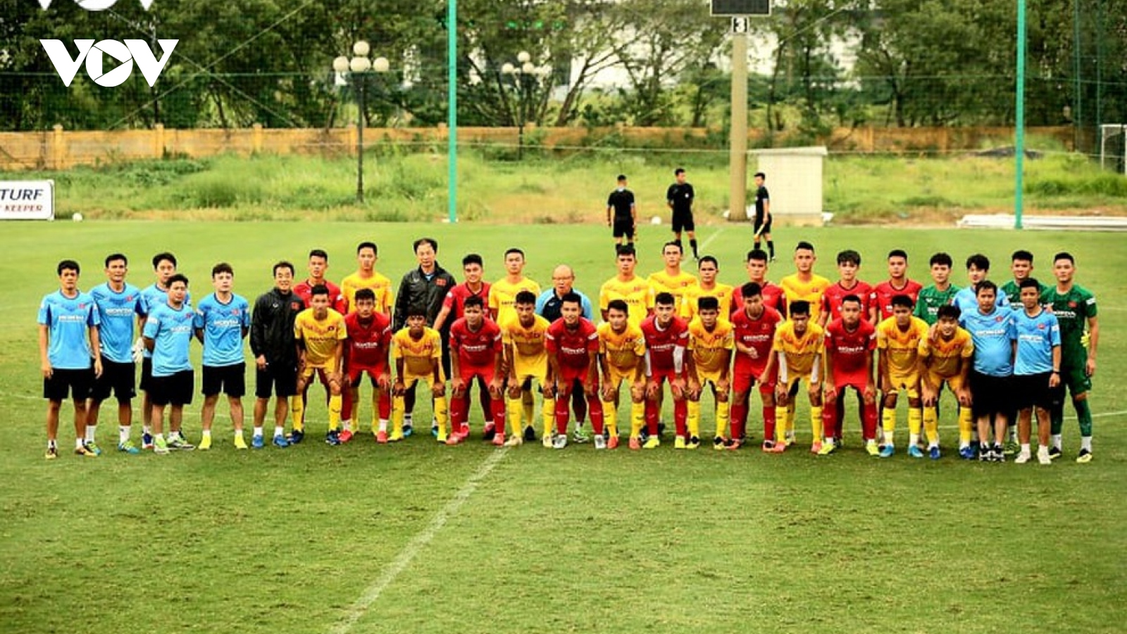 U22 Việt Nam triệu tập 24 cầu thủ "đấu" ĐT Việt Nam 