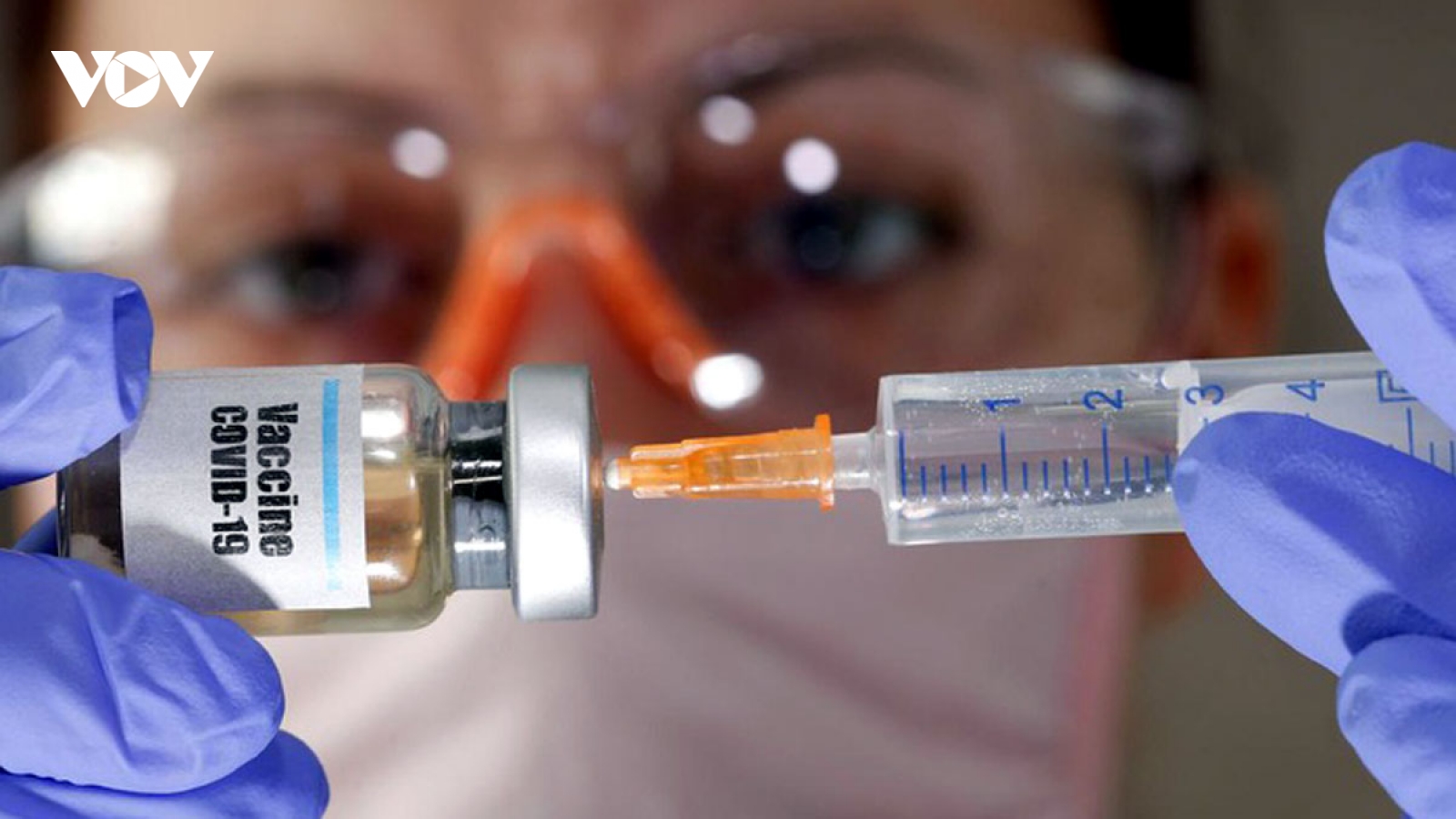 Nhiều quốc gia khởi động chương trình tiêm chủng vaccine Covid-19