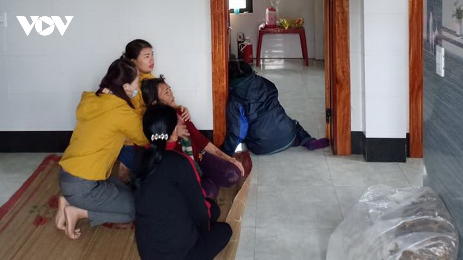 4 mẹ con thương vong khi đốt than nằm ngủ trong phòng