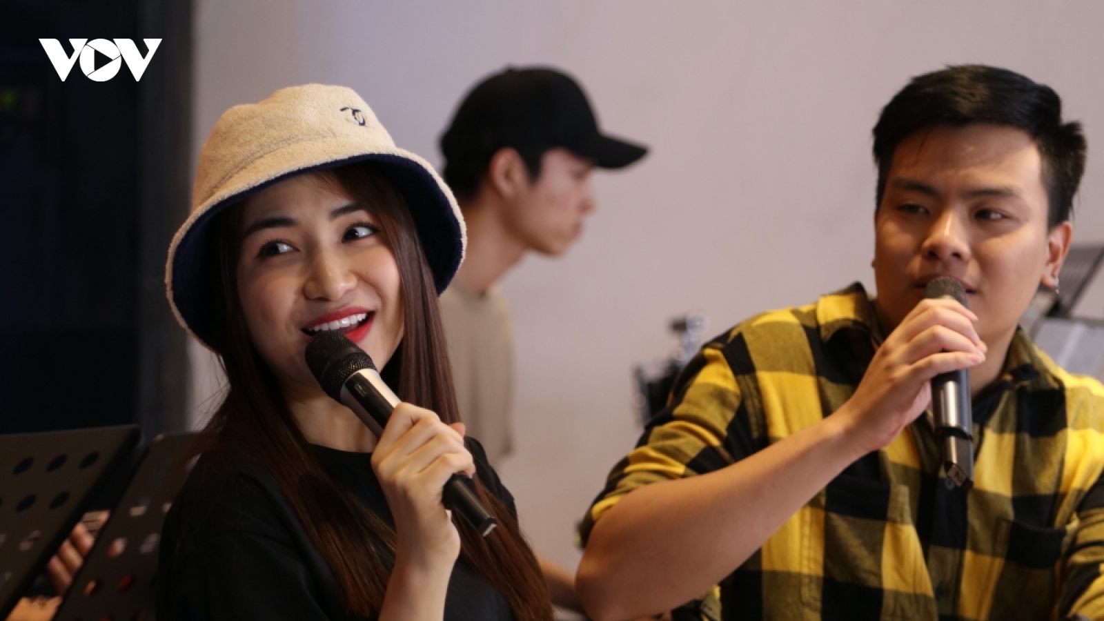 Hòa Minzy thật thà thú nhận ế show vì dịch, tiết lộ cát-xê thuở mới vào nghề