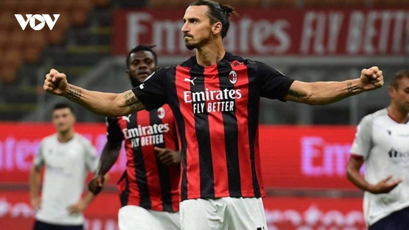 Ibrahimovic để ngỏ khả năng ở lại AC Milan