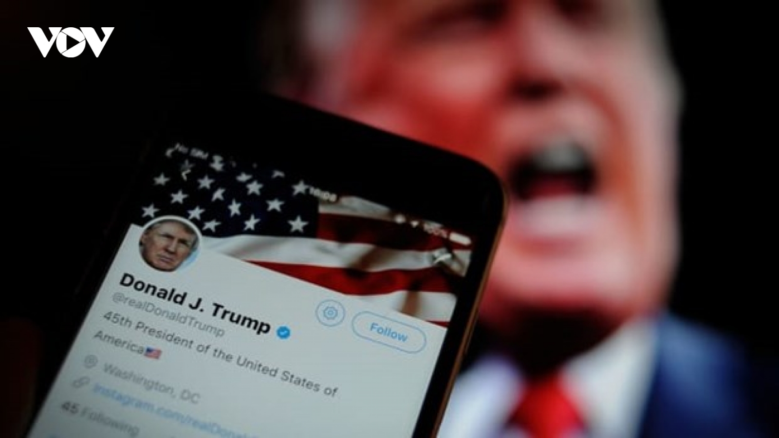 Twitter khóa tài khoản của Tổng thống Trump trong vòng 12 tiếng
