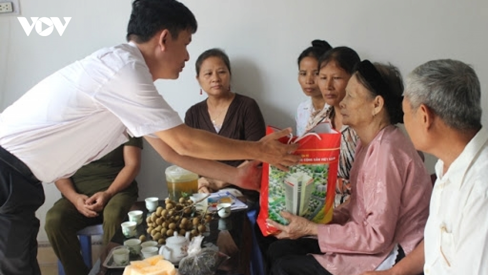 Thông tin đáng chú ý về mức tặng quà Tết cho người có công với cách mạng